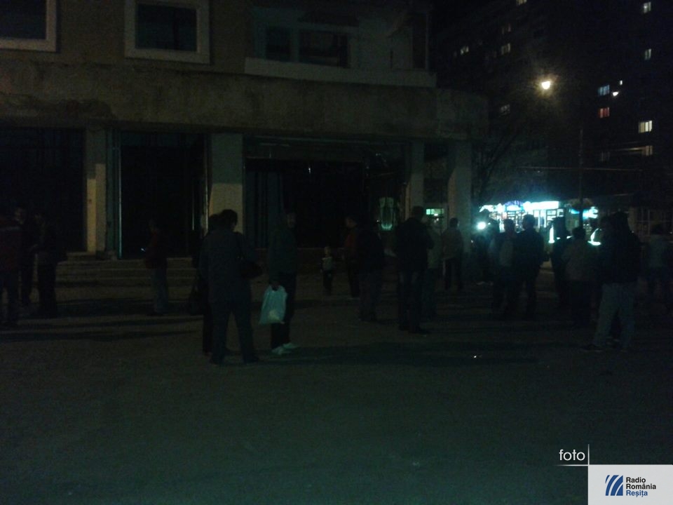 oameni la bloc