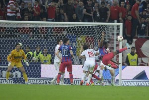 Fernando Varela gol in semifinala Steaua-Dinamo Stadionul National
