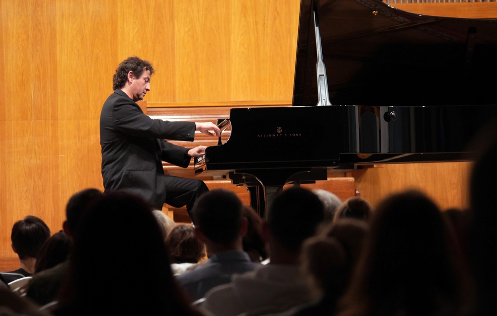 02. Horia Mihail recital Pianul calator-Chisinau-Foto.Virgil Oprina