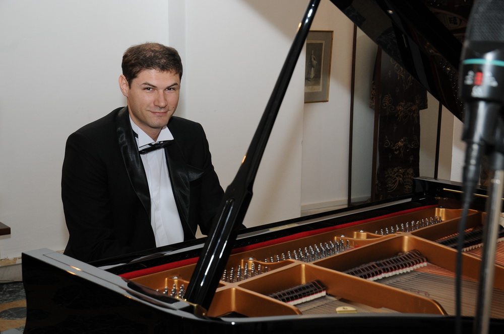 Lucian Velciu_m