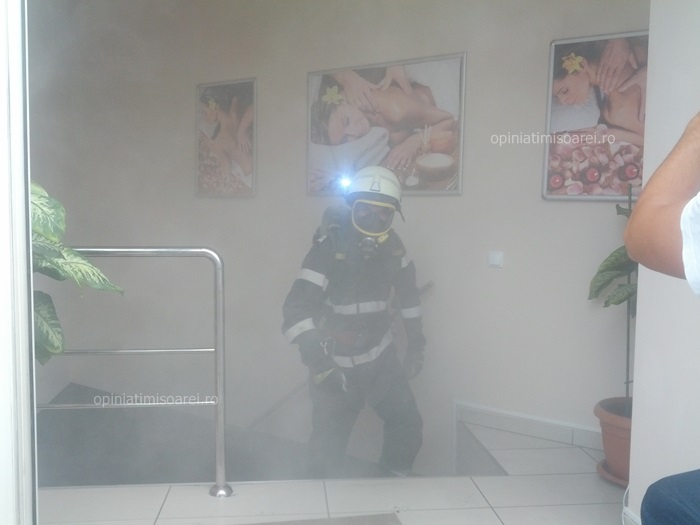 incendiu-salon-infrumusetare-vizavi-de-botanic-9