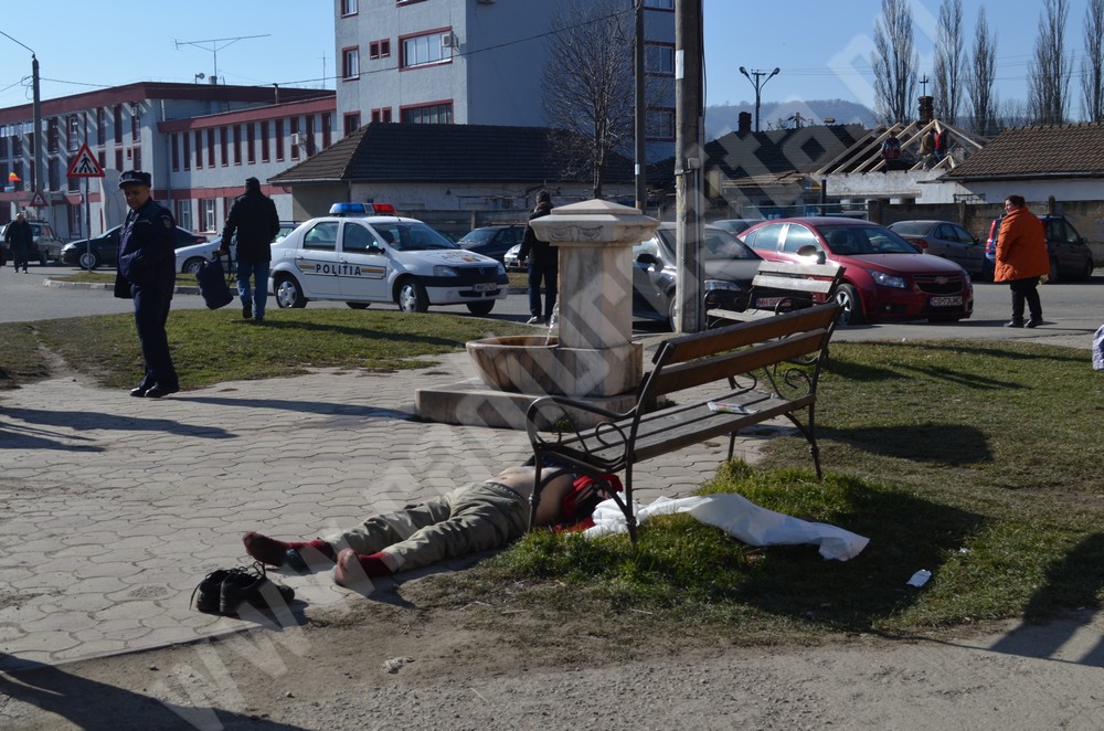 om al strazii mort, cadavru in caransebes (5)