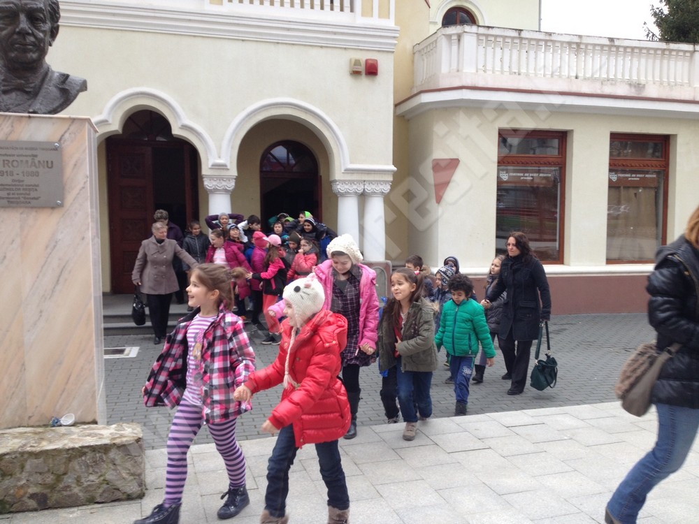 evacuare teatrul de vest