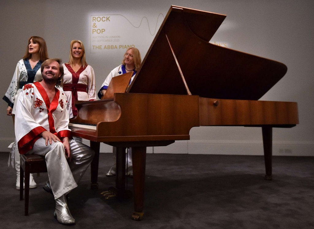 ct-video-abba-piano-looking-to-raise-money-money-money-at-auction-20150827