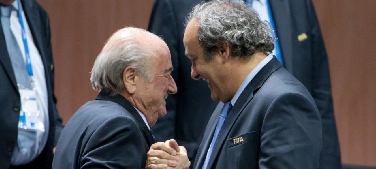 Blatter si Platini suspendati din fotbal pentru 8 ani de FIFA