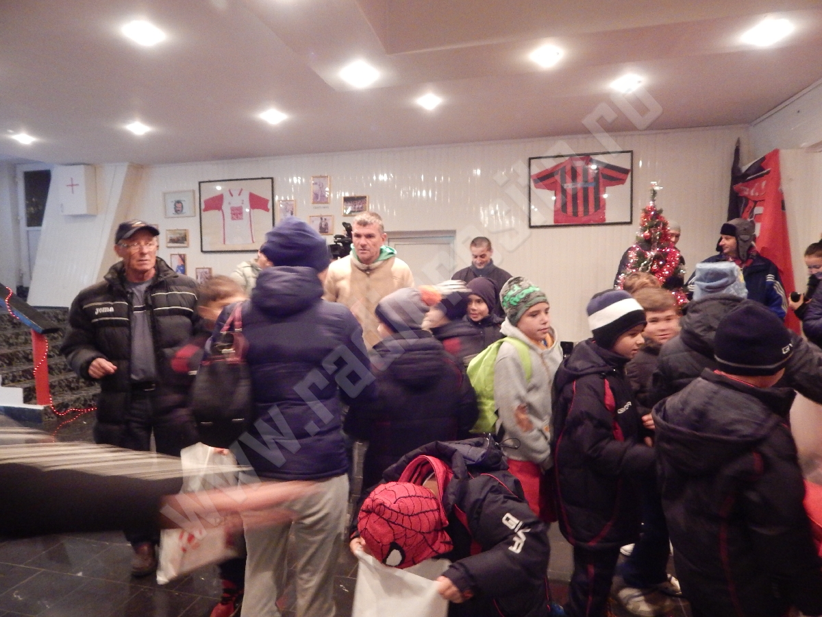CSM Scolar Resita fotbal serbare decembrie 2015 (1)