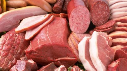 Poliţiştii arădeni au confiscat în trei zile aproape două tone de produse din carne