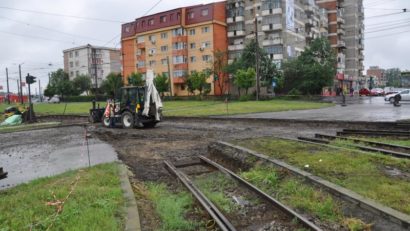 25 de treceri la nivel cu liniile de tramvai au fost reabilitate