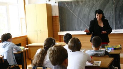 Ministrul Educaţiei atrage atenţia că pregătirea profesorilor din învăţământul preuniversitar este precară