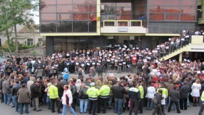 Finanţiştii din Timiş continuă greva. Judeţele Caraş-Severin şi Arad susţin acţiunile de protest