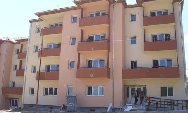 [AUDIO] Chiriaşii nu sunt interesaţi de cumpărarea apartamentelor ANL din Reşiţa