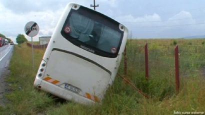 Autobuz ieşit în decor