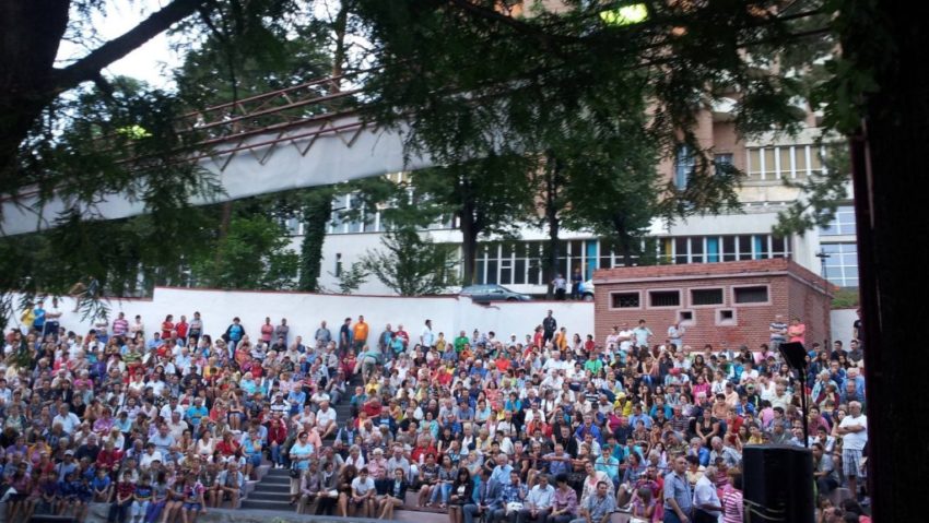 Concursul „Zâmbet de copil” se desfăşoară, în aceste zile, în staţiunea Băile Herculane