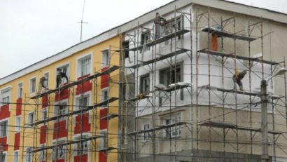 Aradul primeşte fonduri pentru reabilitarea termică a blocurilor