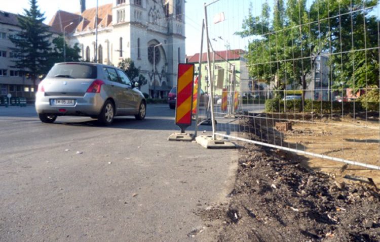 În Piața Bălcescu din Timişoara a fost deschis traficul pe o nouă bandă