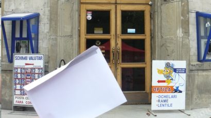 Un arădean a găsit 1.200 de euro pe stradă, într-un plic