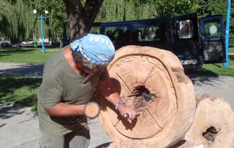 Tabără de sculptură urbană la Petroşani