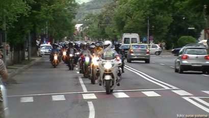 Motocicliştii încurajează bolnavii de cancer