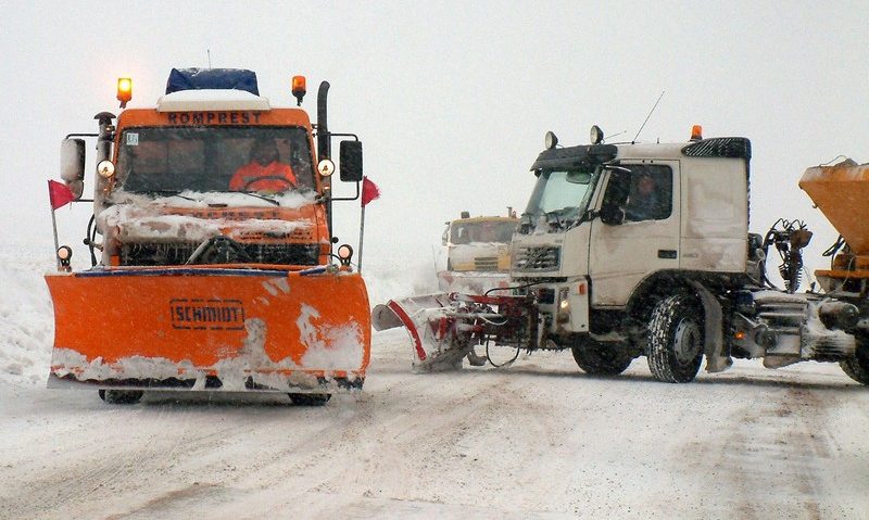 [AUDIO] Pe drumurile montane din Caraş-Severin, se circulă în condiţii de iarnă