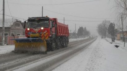 Autorităţile din Timiş aşteaptă liniştite prima zăpadă