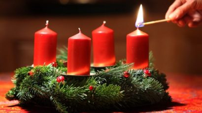 Prima lumânare de Advent la Caraşova se aprinde