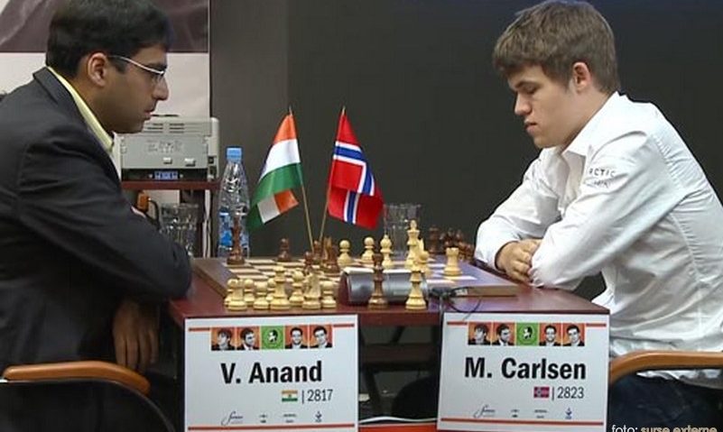 Magnus Carlsen îl conduce pe Viswanathan Anand în meciul pentru titlul mondial la șah