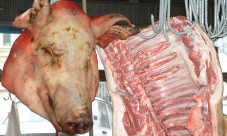 ANSVSA anunță controale „şoc” specifice sărbătorilor de iarnă în toate zonele din ţară unde se comercializează carne de porc