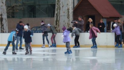 [AUDIO] Distracţie pe cinste la patinoarul din Caransebeş