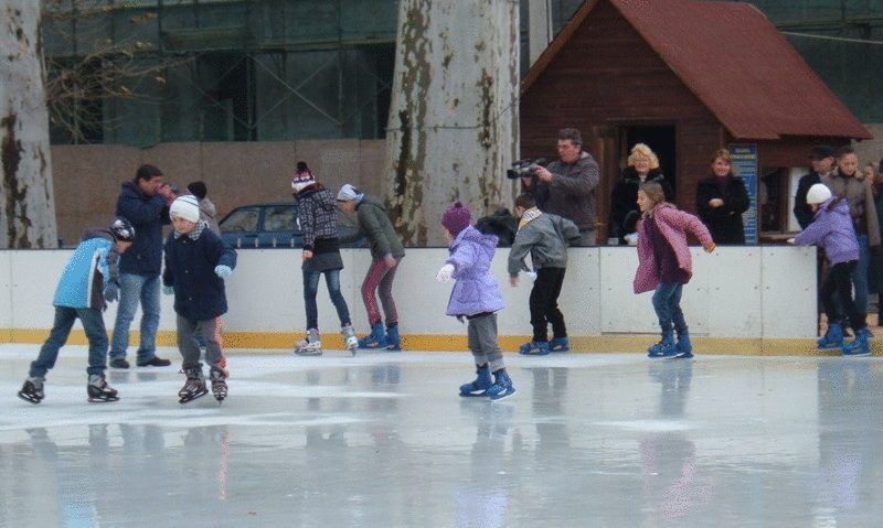 [AUDIO] Distracţie pe cinste la patinoarul din Caransebeş