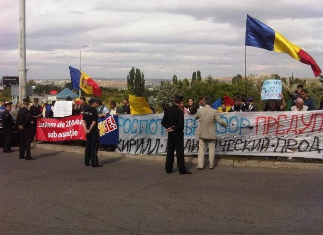 [AUDIO] Miting de amploare la Chişinău: 100.000 de oameni au manifestat în sprijinul integrării europene