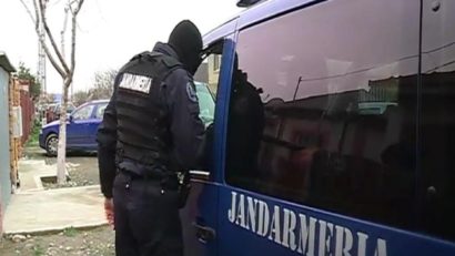 [AUDIO] Jandarmii mascaţi îşi fac datoria, se arată în raportul IJJ Caraş-Severin