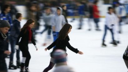 În plină toamnă se deschide patinoarul din Parcul Copiilor