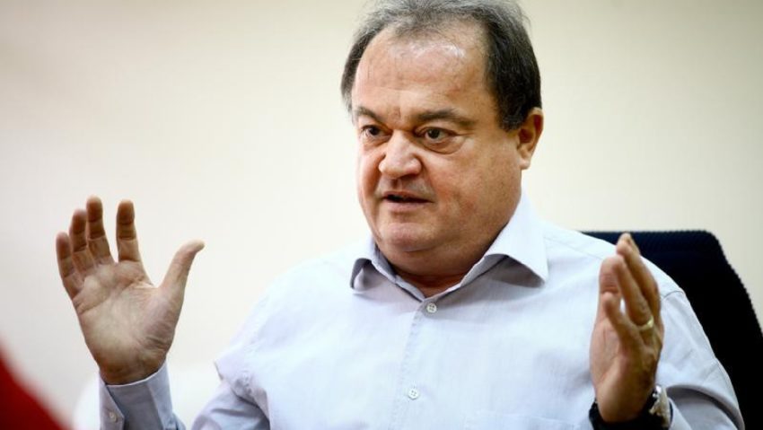 Copreşedintele PNL, Vasile Blaga, crede că situaţia TVR trebuie rezolvată în condiţiile actualei legi