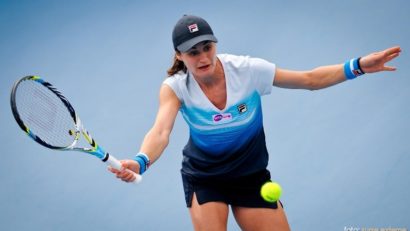 Monica Niculescu şi Klara Zakopalova s-au calificat în sferturile probei de dublu la turneul de la Hobart