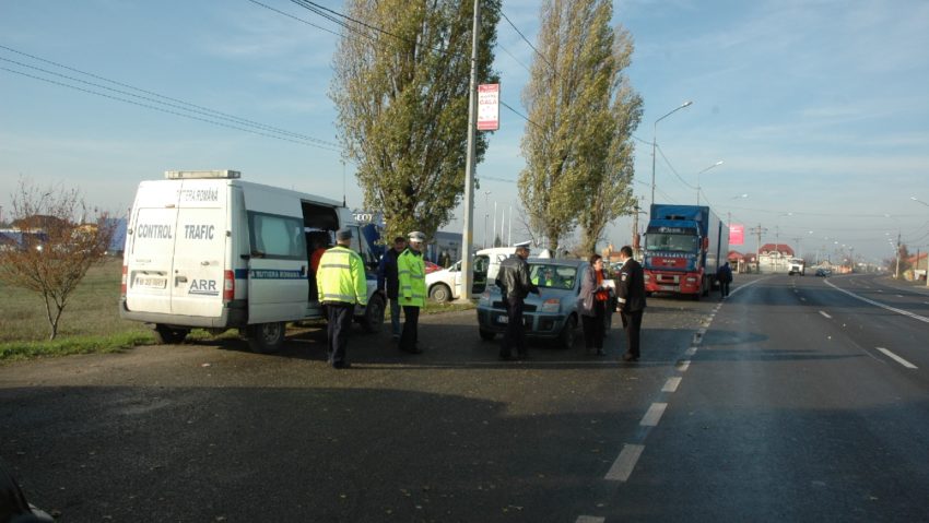 Transportatorii publici cărăşeni trebuie să aibă plăcuţe speciale