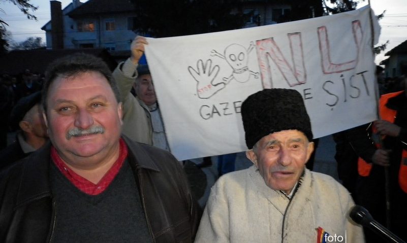 [FOTO] Nou protest la Macea împotriva gazelor de șist