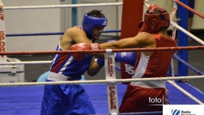 Doi pugilişti reşiţeni participă la un turneu de box în Ungaria