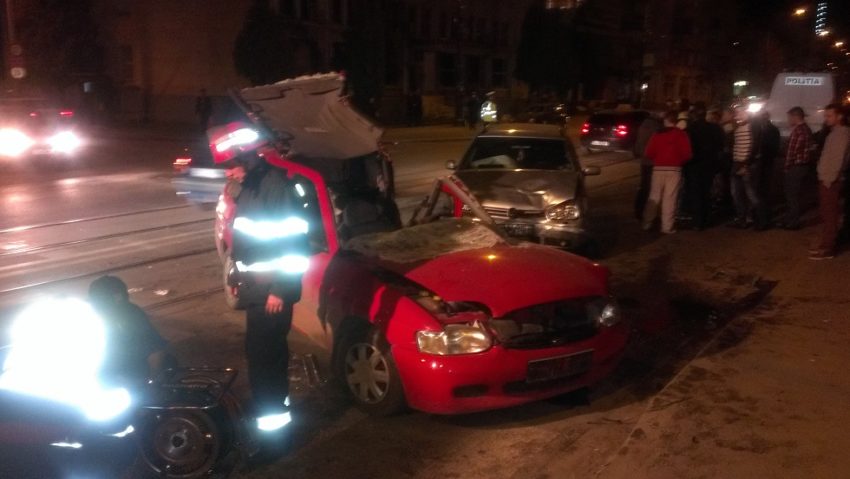 [FOTO/VIDEO] Grav accident rutier în Reşiţa. Șoferul vinovat a murit la spital!