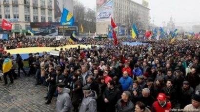 Opoziţia de la Kiev cere amplificarea protestelor