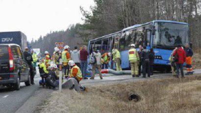 Autocar cu 43 de români implicat într-un accident în Suedia