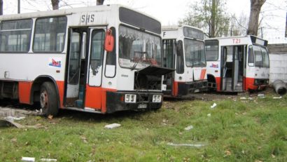 Autobuzele publice din Lugoj, prea bătrâne pentru ITP