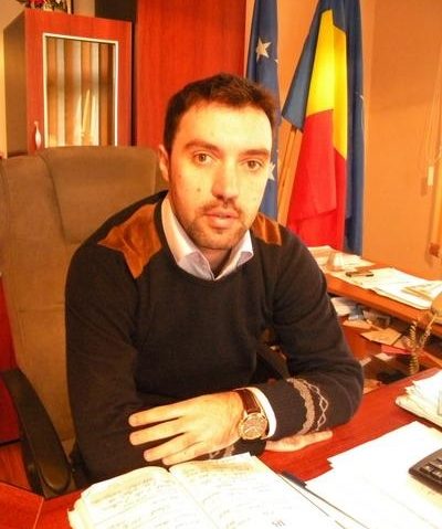 Primăria Gătaia riscă să rămână fără angajaţi