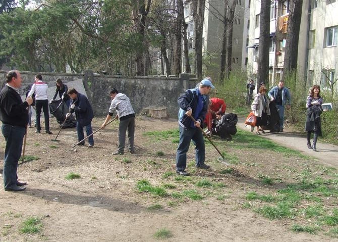 Primarul Ioan Popa face apel la populaţie: „Curăţăm, curăţăm, dar şi menţinem”