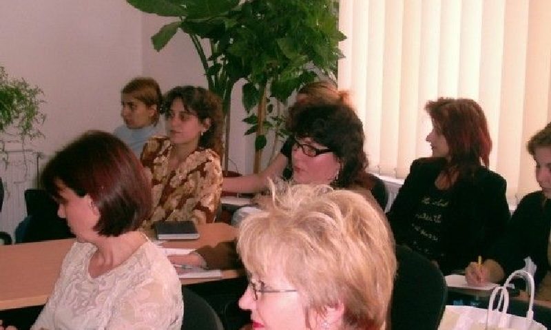 Consiliere şi formare profesională gratuită pentru femeile fără loc de muncă