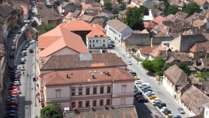 Părinţii elevilor de la Liceul de Artă din Sibiu, nemulţumiţi că instituţia urmează să fie mutată