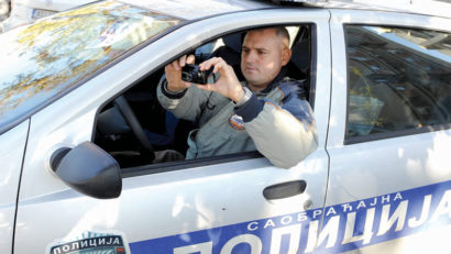 În numeroase oraşe din Serbia lipsesc poliţiştii