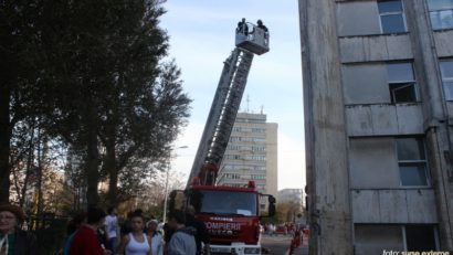 Demonstraţii spectaculoase de Ziua Protecţiei Civile, la Timişoara