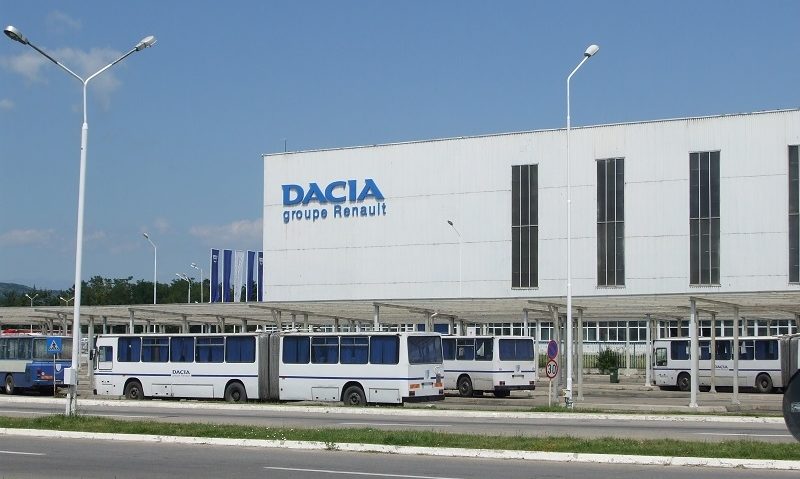 Se anunţă proteste la Uzina DACIA