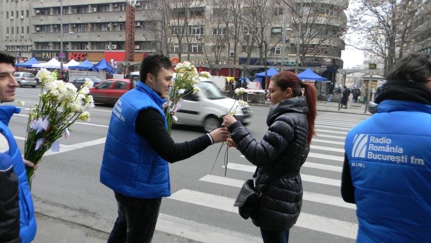 Flori şi zâmbete pe Mart(i)e, cu Bucureşti FM