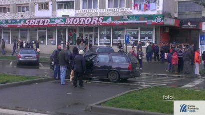 [FOTO] Doi copii şi mama lor accidentaţi pe trecerea de pietoni în Reşiţa